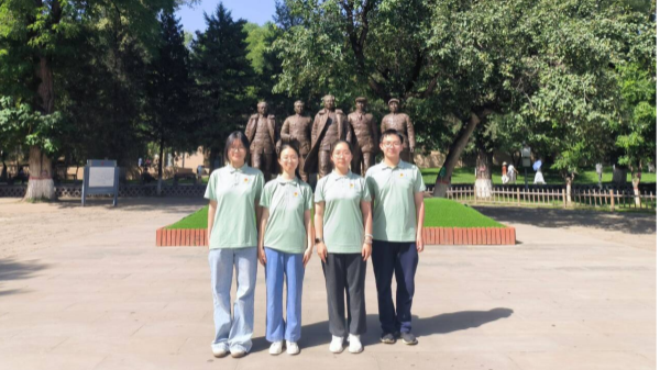 图为线下实践队成员合影_副本.png